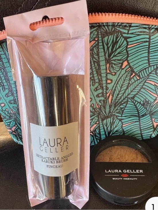 Laura Geller Other - Laura Geller Makeup Brush & Compact Set in Teal and Pink